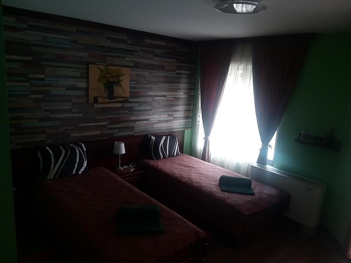 Къща За Гости "Там Край Реката " Slivek Esterno foto